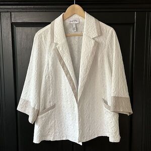 Joseph Ribkoff Jacket Size 12 US White Tan Trim Crinkle Fabric Open Front Blazer